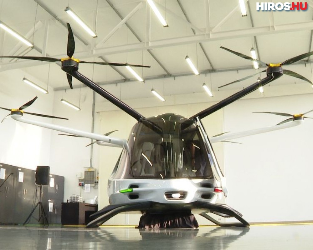 Jakabszálláson mutatták be a világ első hidrogénmeghajtású, személyszállító drónját