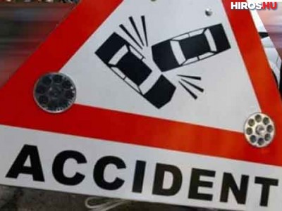 Meghalt az 53-as főúton fának csapódott gépkocsi vezetője