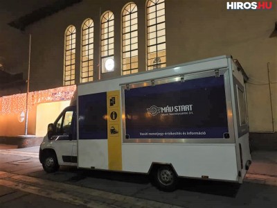 Mobil jegyértékesítés indult a kecskeméti vasútállomáson