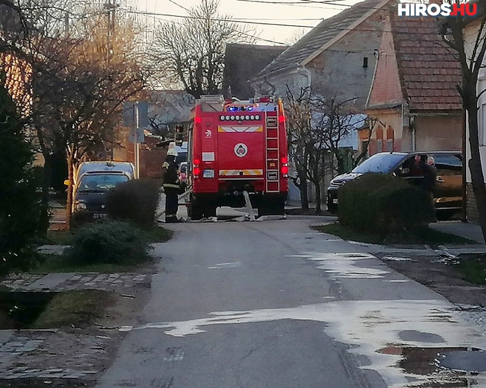 Autószerelő műhely lángolt Vásárhelyen