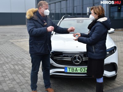 Autót adományozott a Mercedes-Benz az SOS Gyermekfalunak - Videóval