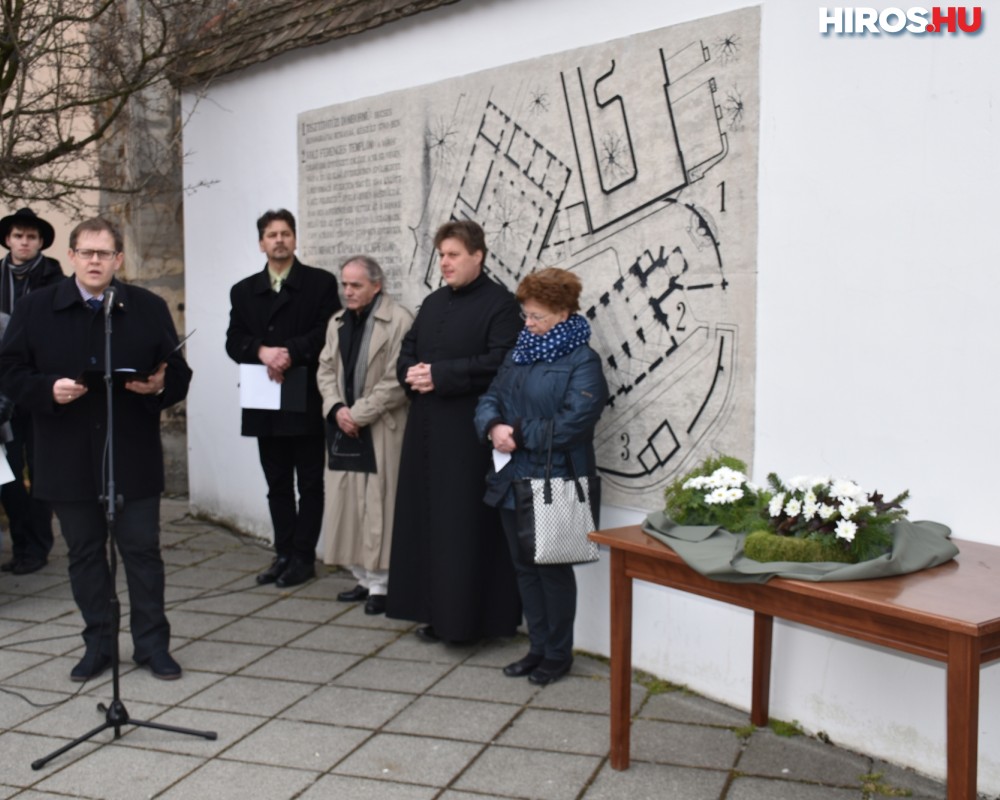 Bernát atyáról emlékeztek meg a Barátok templománál