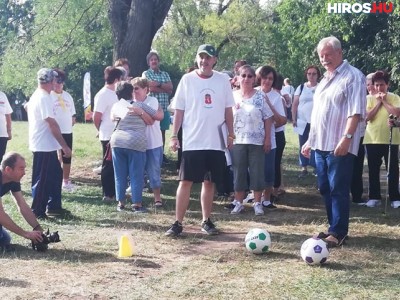 Vili bácsi együtt sportolt a kecskeméti nyugdíjasokkal