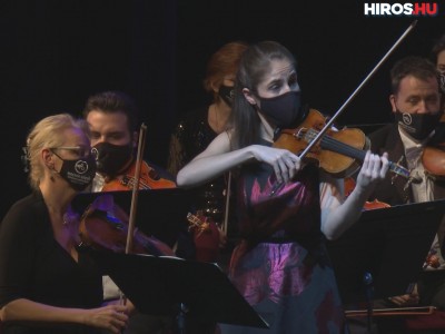 Pusker Júlia hegedűművész Kecskeméten koncertezett