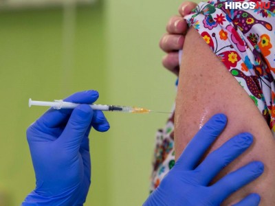 Csütörtökön az idősotthonokban is megkezdődik a védőoltás