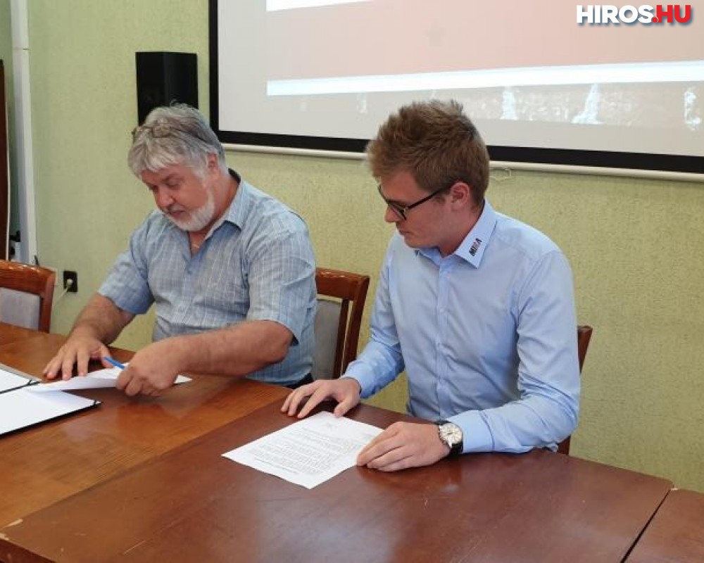 Együttműködési megállapodást kötött a Gáspár András Szakközépiskola és a M1RA Motorsport