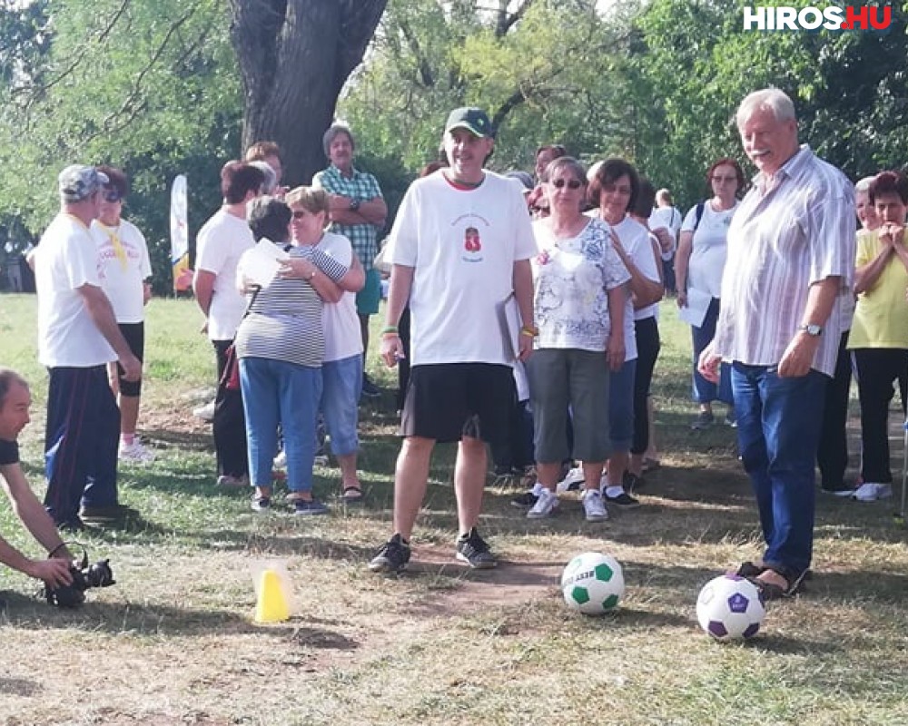 Vili bácsi együtt sportolt a kecskeméti nyugdíjasokkal