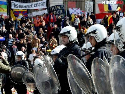 Brüsszeli robbantások - Szélsőjobboldaliak zavarták meg a békés megemlékezést