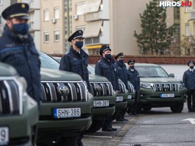 Új szolgálati gépjárműveket kapott a rendőrség - videóval