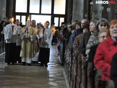 Húsvéti vigília-szertartást tartottak a Nagytemplomban