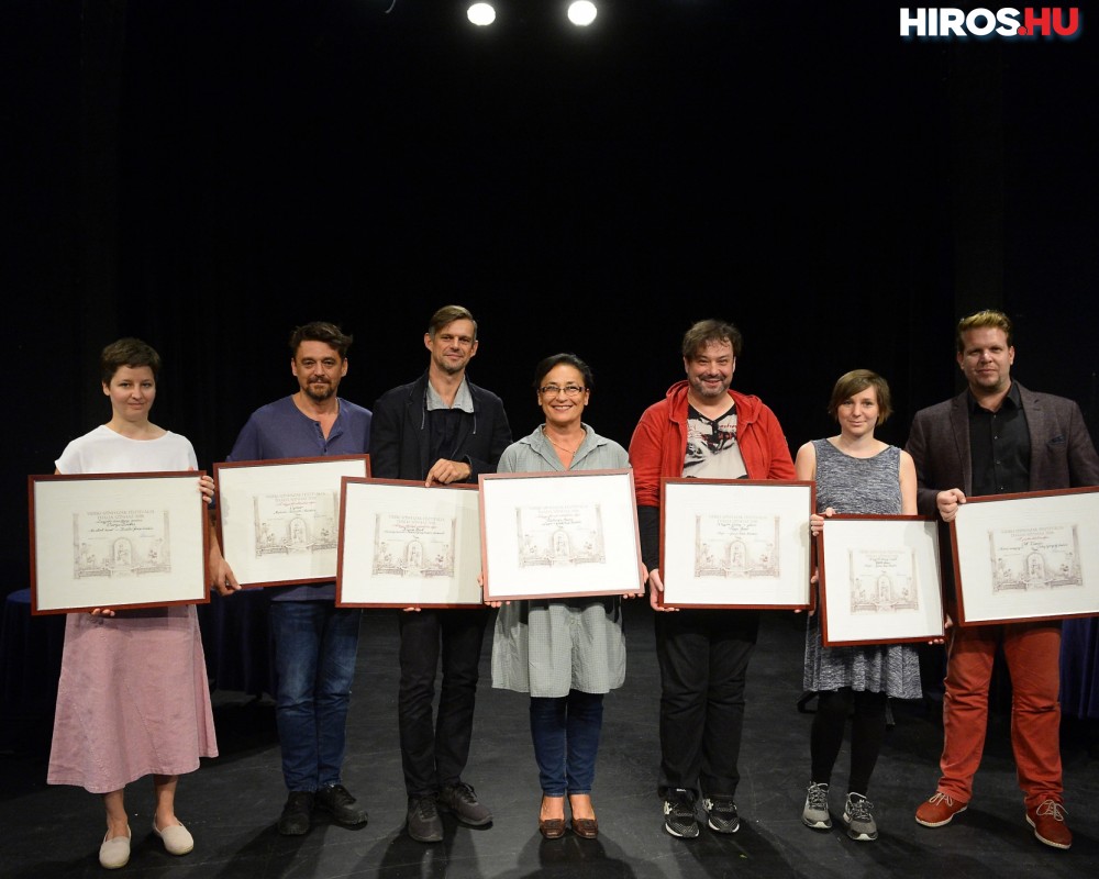 A legjobb férfi alakítás díját Zayzon Zsolt kapta a Vidéki Színházak Fesztiválján
