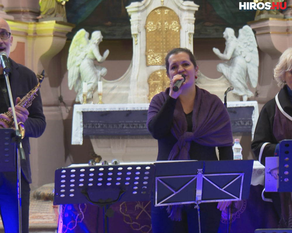 Jótékonysági koncert a Barátok templomában - Videóval