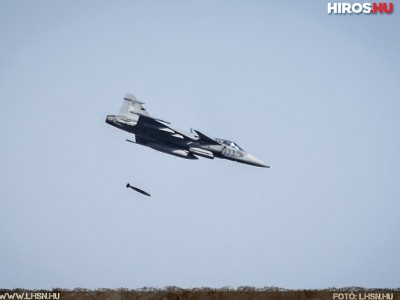 Megtörtént az első hazai Gripen bombabevetés