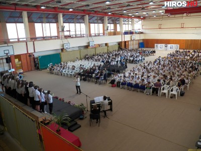 Több mint 500 gyermek énekelt a Lánchíd Utcai Sport Általános Iskolában
