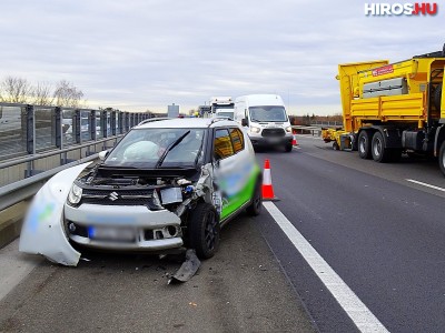 Pályafenntartó járműnek csapódott egy autó az M5-ösön