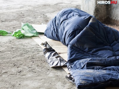 Jön a tél, kezdődik a hajléktalanok krízisellátása