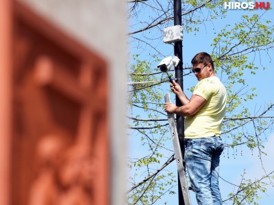 Térfigyelő kamerák vigyázzák a műkerti Assisi Szent Ferenc kápolnát