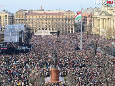 Orbán Viktor miniszterelnök beszédet mond a Kossuth téren rendezett állami díszünnepségen 2022. március 15-én (Forrás: MTI/Illyés Tibor)