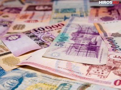 Hitelminősítés - Elemző: októberben változhat pozitívra a magyar államadósság-osztályzat kilátása