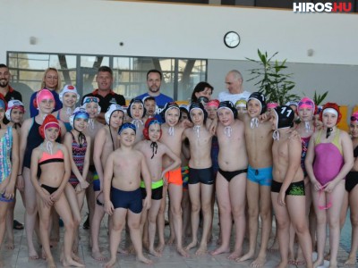 Biztos úszástudást szereznek a Lánchíd Utcai Sport Általános Iskola tanulói