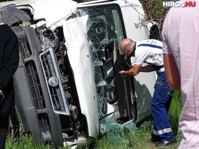 Kisteherautók ütköztek össze az 54-esen