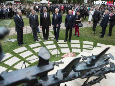 Emlékmű a hősi halált halt lengyel repülősök tiszteletére