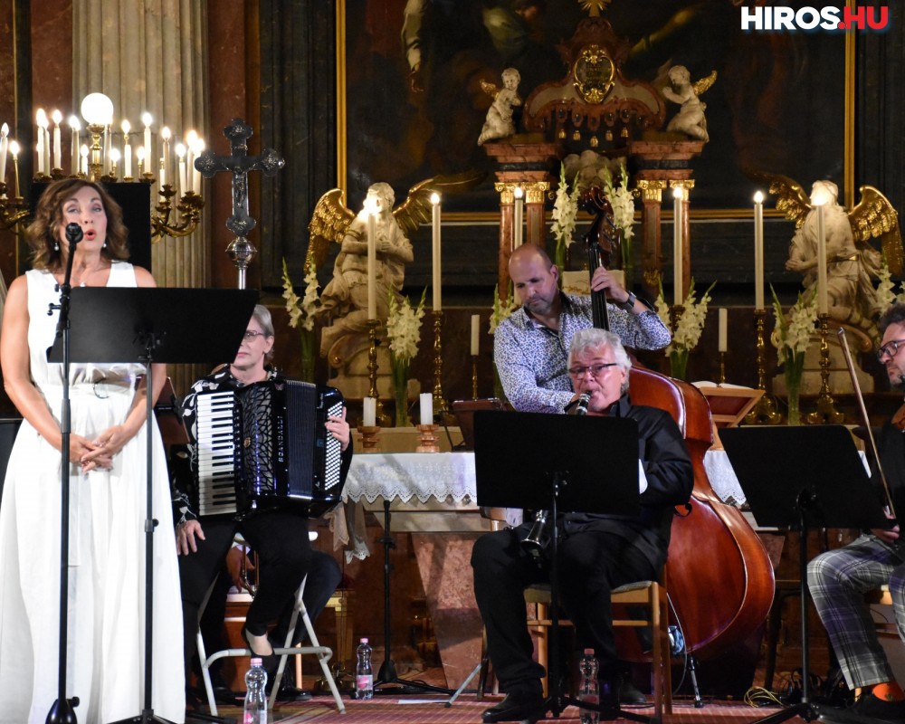 Kecskeméten indult a neves lírai szoprán ünnepi koncertsorozata
