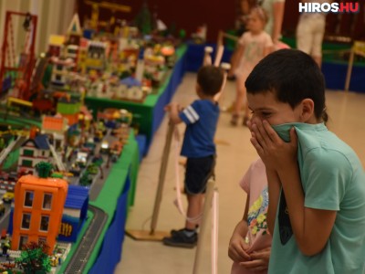 Kicsiket és nagyokat is elkápráztatott a LEGO kiállítás