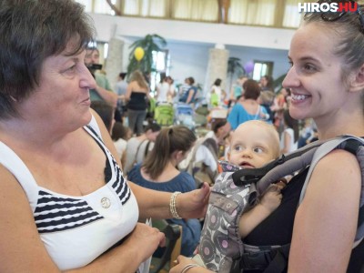Négyszáz babával ünnepelték a Szoptatás Világnapját