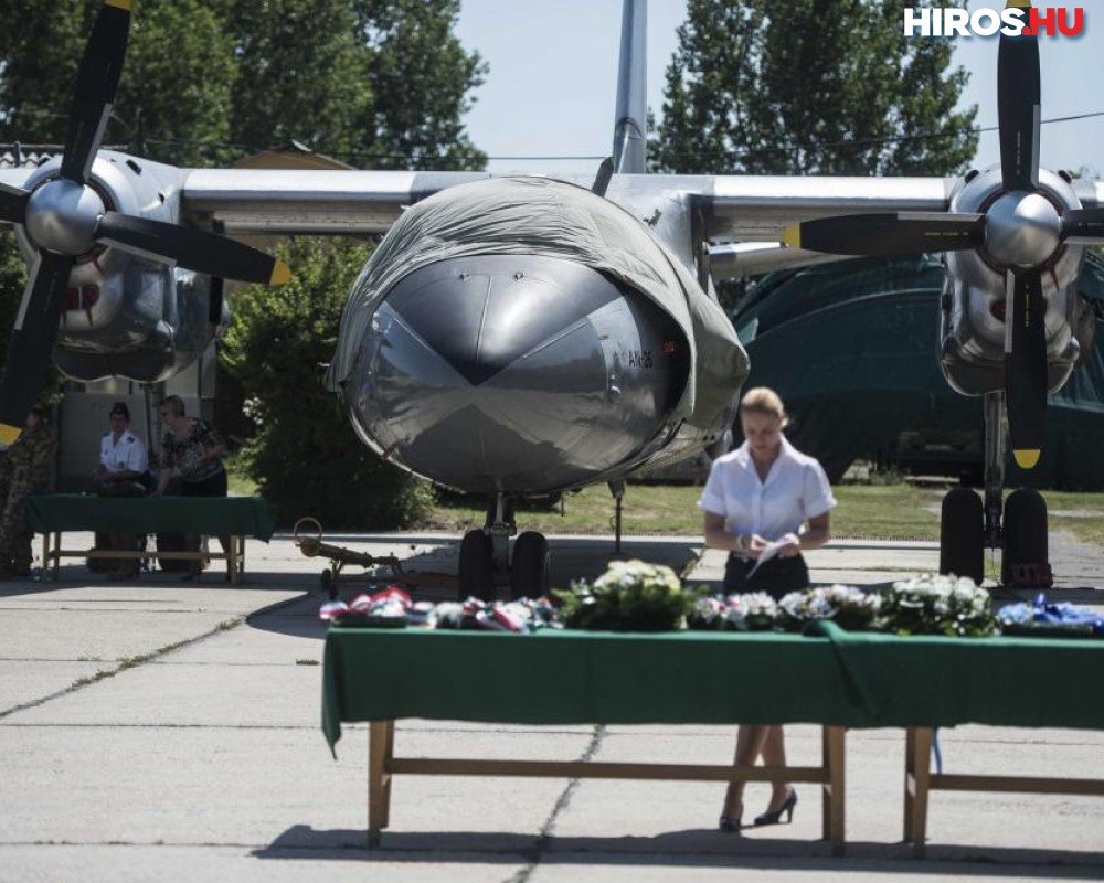 A repülő-műszakiak napját ünnepelték az MH Légijármű Javítóüzemben