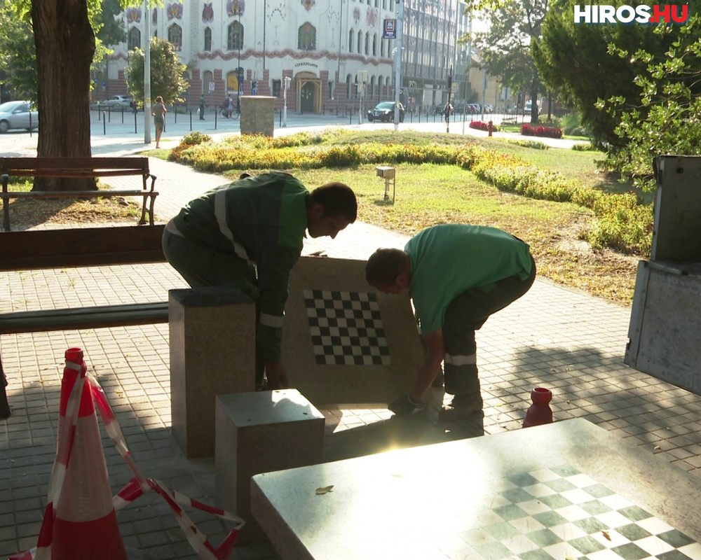 Visszakerült helyére a sakkasztal – Videóval