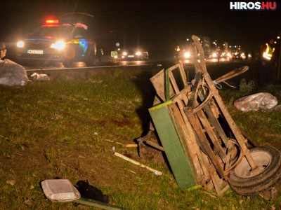Lovaskocsi és autó ütközött Bajánál