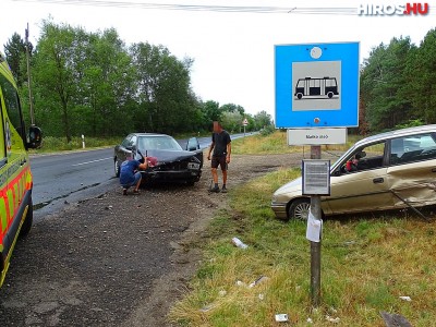 Két autó ütközött össze Jakabszállás határában