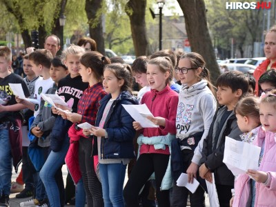 Több mint 200 gyerek szavalt együtt a költészet napján