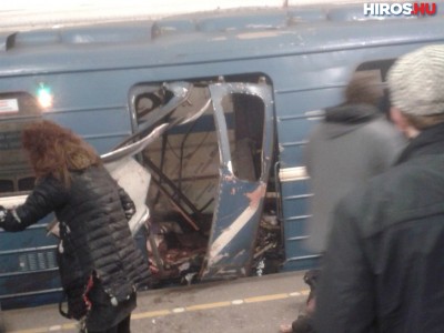 Kettős robbantás a szentpétervári metróban