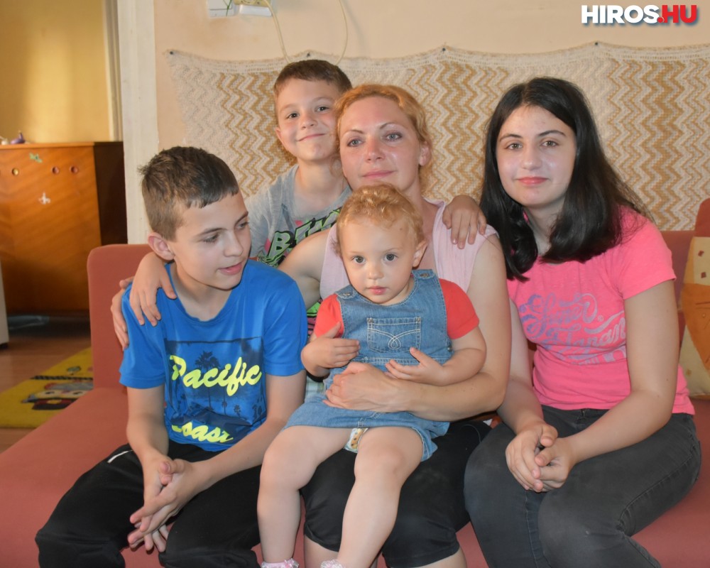 Rájuk omlik a ház - Négy gyermekével került bajba az egyedülálló édesanya