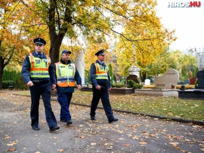 Fokozott rendőri figyelem a temetőknél - videóval