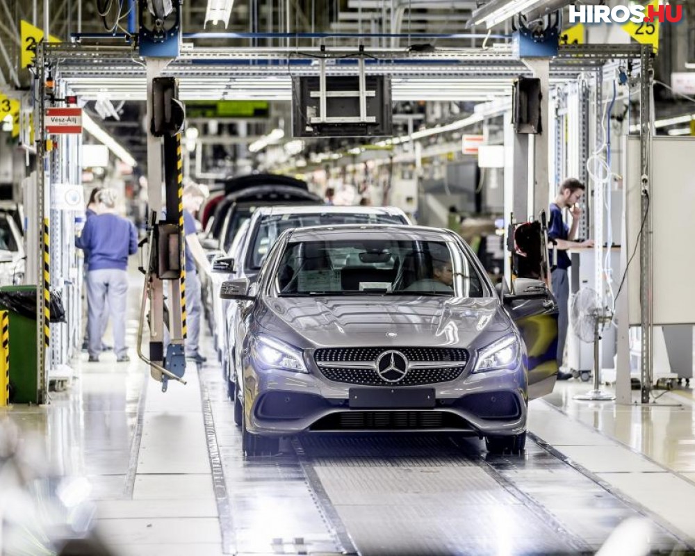 Ötéves a Mercedes-gyár: tesztvezetésre várták a partnereket