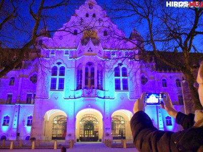 Autizmus Világnapja: ma este kékre festik a Református Gimnázium épületét