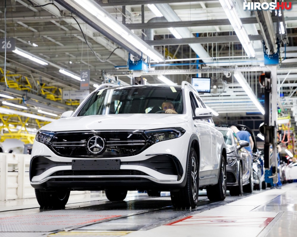 Kiegészítő juttatást kapnak a Mercedes-gyár dolgozói