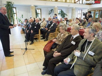 Nyugdíjas versmondók találkoztak a Szentcsalád Plébánián
