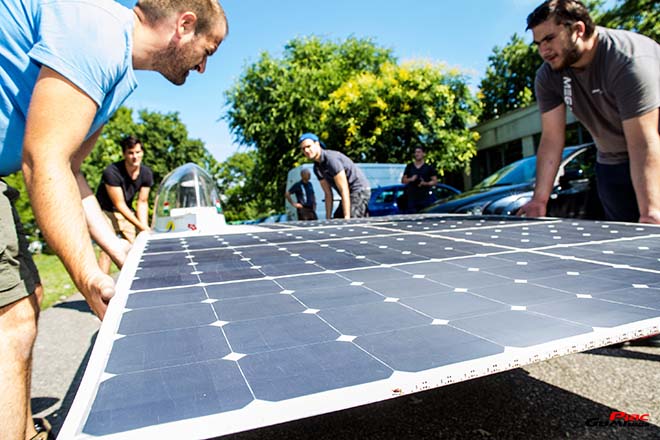 A MegaLux-on 6 négyzetméternyi napelemet helyeztek el a Kecskeméti Egyetem GAMF karának fiatal mérnökei