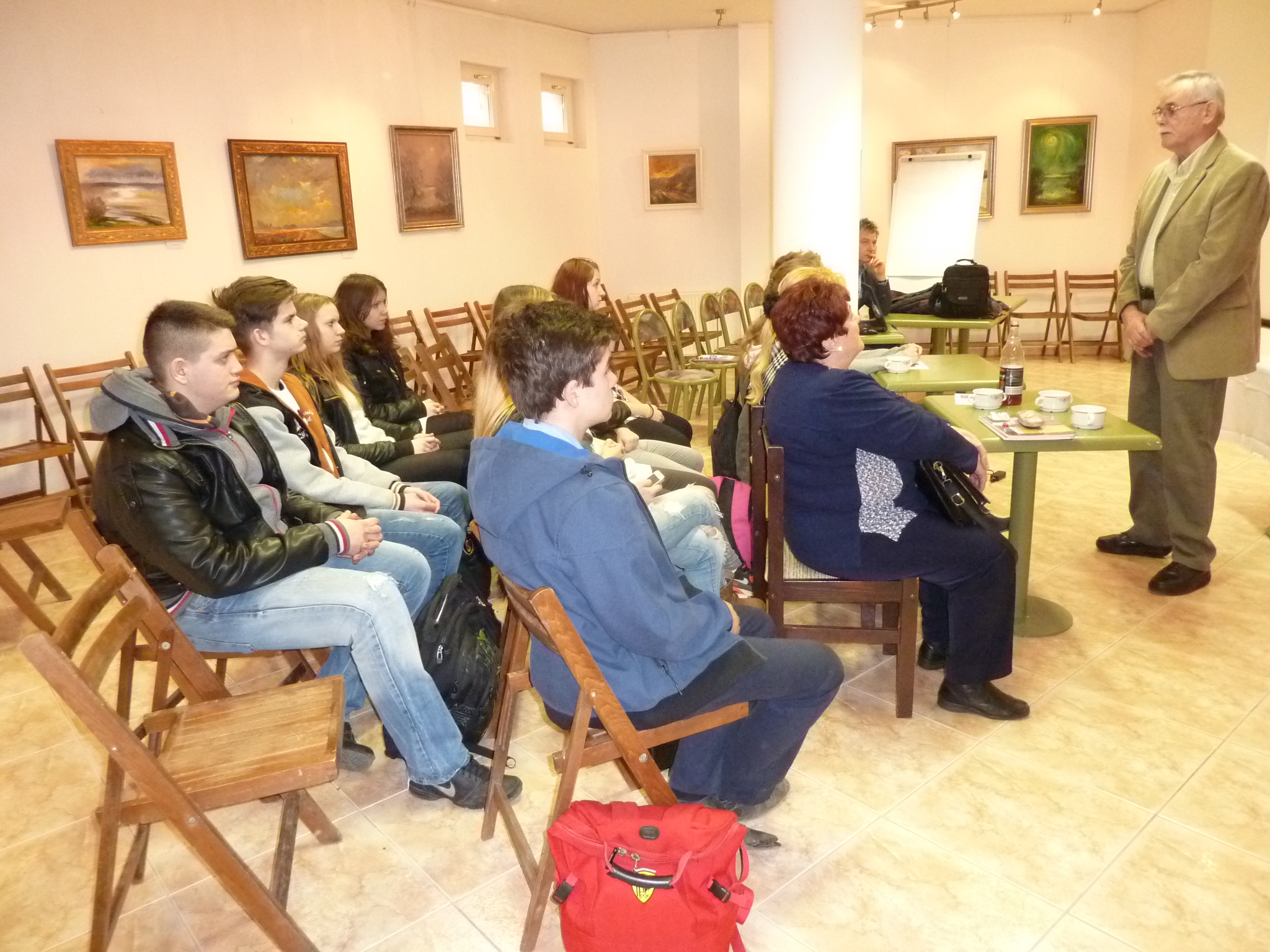 Nyolc-tíz diák vett részt a Civil Klub alternatív oktatási napján