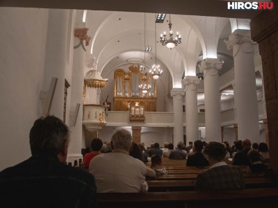 A piarista iskola korábbi diákja koncertezett a református templomban