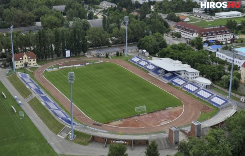 Folyamatos a Széktói Stadion modernizációja kép