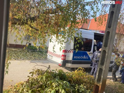 Két migránst fogtak a Rozsnyói utcában, egyikük egy ház udvarába akart bemenekülni