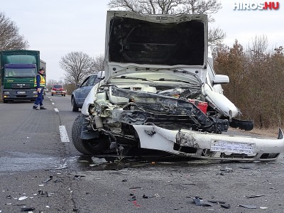 Két autó ütközött Csongrádnál