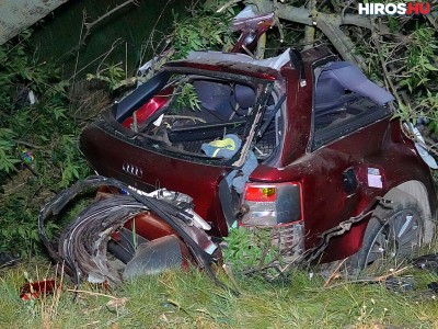 Halálos baleset Csépánál - Szétszakadt az autó 