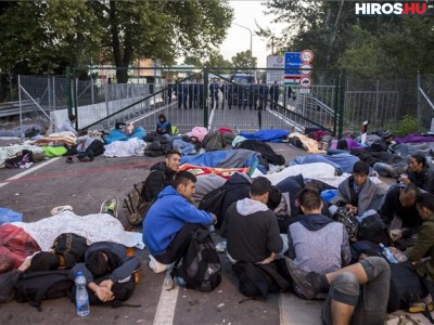 Éhségsztrájkot hirdettek a migránsok