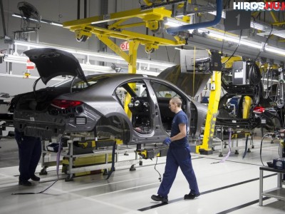 Több európai egységében is felfüggeszti a termelést a Daimler